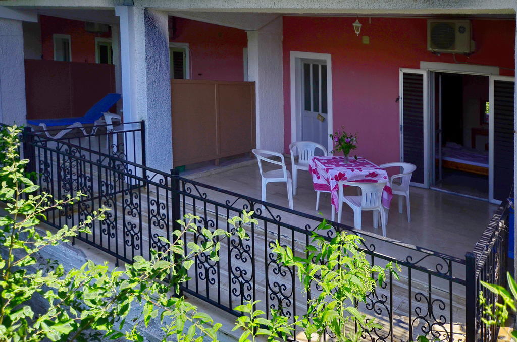 Villa Rebecca Agios Gordios  Eksteriør billede