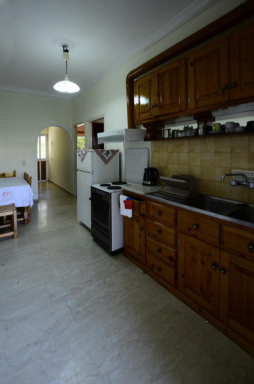 Villa Rebecca Agios Gordios  Eksteriør billede